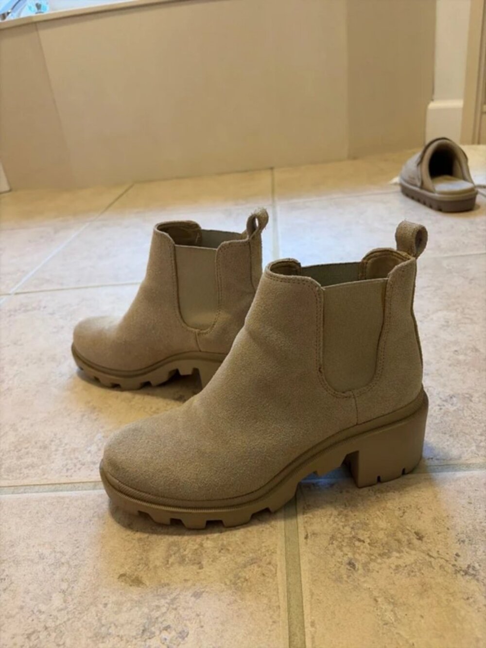 Steve Madden Howler sand suede Chelsea boots 8.5